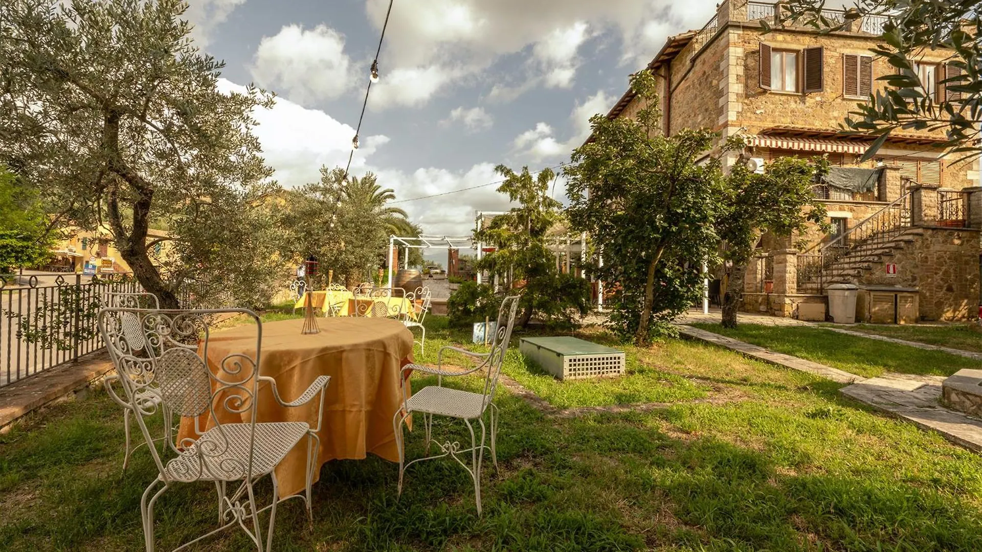 Locanda Sant'Antimo Bed & Breakfast Castelnuovo dell'Abate 3*, Montalcino