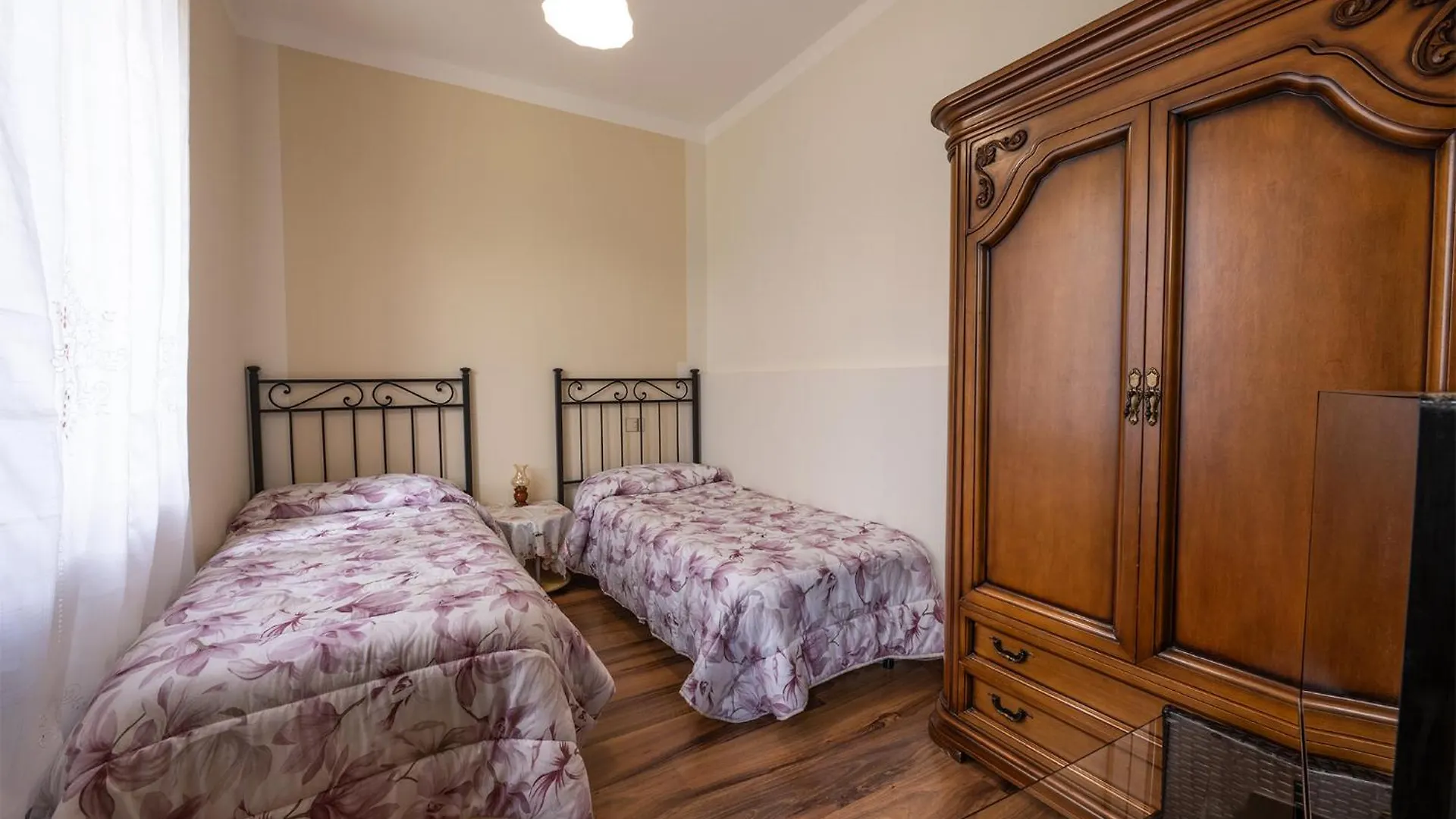 Locanda Sant'Antimo Bed & Breakfast Castelnuovo dell'Abate 3*, Montalcino Italy